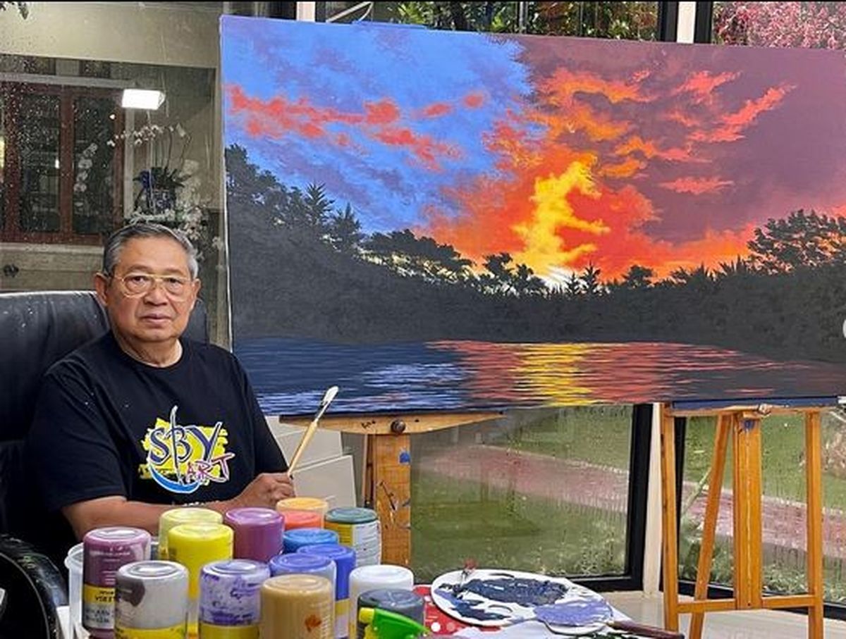 https://awsimages.detik.net.id/community/media/visual/2021/10/20/sby-melukis-langit-senja-dok-instagram-aniyudhoyono.jpeg?w=1200