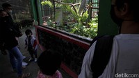 Mereka diharuskan didampingi orang tua dan menerapkan protokol kesehatan.