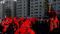 Politik dalam negeri Chili memanas dalam beberapa waktu terakhir. Salah satu sebabnya, sejumlah nama di lingkup keluarga presiden disebut dalam kasus Pandora Papers. Oposisi sedang mengajukan upaya pemakzulan.