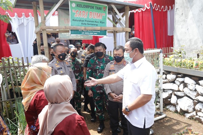 Wali Kota Semarang Hendrar Prihadi mengapresiasi pencanangan Desa Kekebalan Komunal yang diinisiasi oleh AKABRI 1999 Peduli.