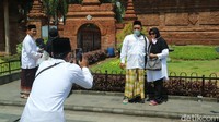 Setiap hari paling tidak ada 700 peziarah ke Makam Sunan Kudus. (Dian Utoro Aji/detikcom)