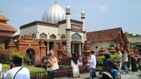 Sebelum pandemi tempat wisata ini bisa dikunjungi oleh seribuan sampai 1.500 peziarah dari berbagai kota (Dian Utoro Aji/detikcom)