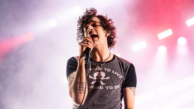 MELBOURNE, AUSTRALIA - FEBRUARY 08: Matthew Healy of The 1975 performs at St Jerome's Laneway Festival on February 08, 2020 in Melbourne, Australia. (Photo by Mackenzie Sweetnam/Getty Images)