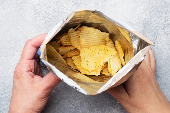 Adele Doyan Makan Keripik Kentang Adele Doyan Makan Keripik Kentang Campur Kecap Inggris