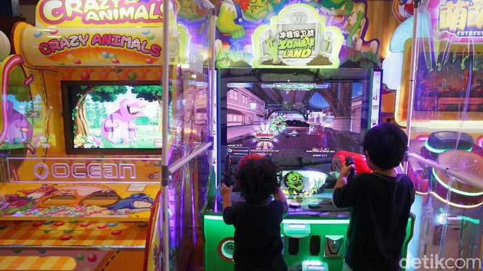 Asyik, Bekasi Izinkan Wahana Bermain Anak Beroperasi Pemerintah Kota Bekasi mengizinkan wahana permainan anak di dalam mal dibuka bagi pengunjung berusia 12 tahun ke bawah.