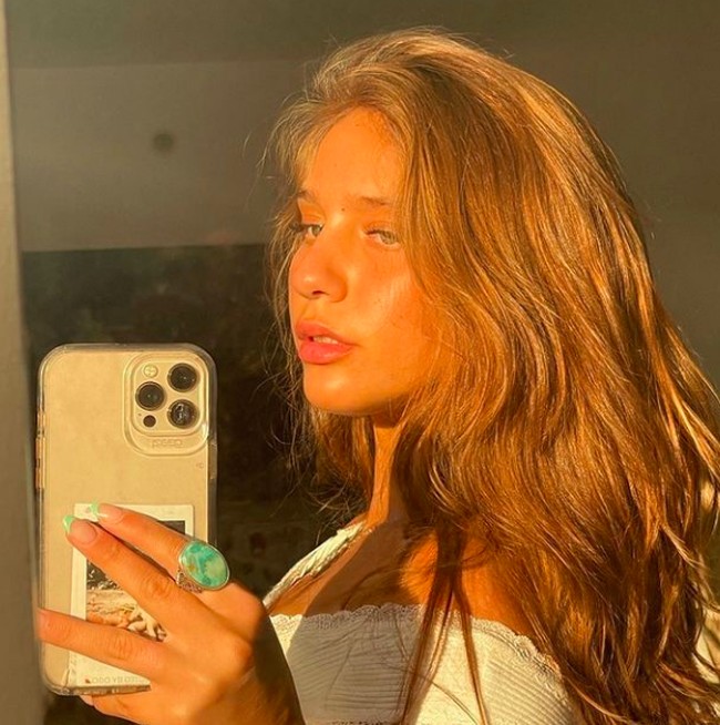 Model bernama Genie Exum melakukan tindakan kekerasan terhadap kekasihnya. Dia menikam kekasihnya dengan pisau dapur. Foto: dok. Instagram/@genie.exum