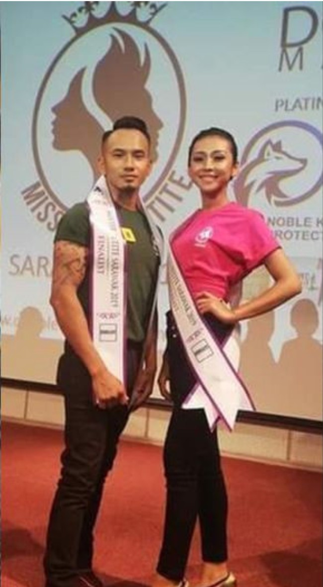 Usai mengunggah foto-foto dirinya dan sang anak di media sosial, sosok pria asal Malaysia yang bernama Gman Kabaq belakangan berhasil mencuri atensi. Pasalnya pria yang saat ini berusia 44 tahun itu terlihat berpenampilan awet muda. Saking awet mudanya, tak sedikit netizen yang mengiranya sebagai kakak hingga pacar anaknya. Foto: mStar