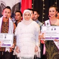 Dalam video yang diunggah oleh sang pria di akun TikTok @gmankabaq miliknya itu terlihat bahwa dia dan anak gadisnya sama-sama merupakan seorang model. Keduanya bahkan sempat mengikuti sebuah ajang permodelan yang sama. Foto: mStar