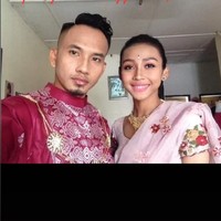 Dalam ajang Mister dan Miss Petite Sarawak 2019, pria yang berasal dari kota Samarahan itu terpilih masuk sebagai Top 10 dan dinobatkan menjadi Mister Photogenic. Sedangkan anaknya berhasil memperoleh juara keempat dan juga dinobatkan sebagai Miss Photogenic. Foto: TikTok/@gmankabaq