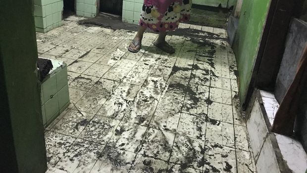 Got meluap di Jl Petamburan III, Tanah Abang Jakarta Pusat