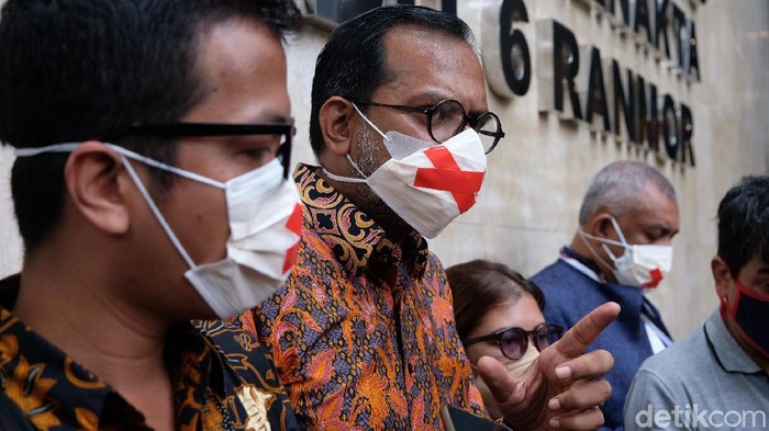 Haris Azhar dan Fatia Maulidiyanti sedianya menjalani mediasi dengan Menko Marves Luhut Binsar Pandjaitan soal kasus dugaan pencemaran nama baik. Tetapi, mediasi batal digelar hari ini.