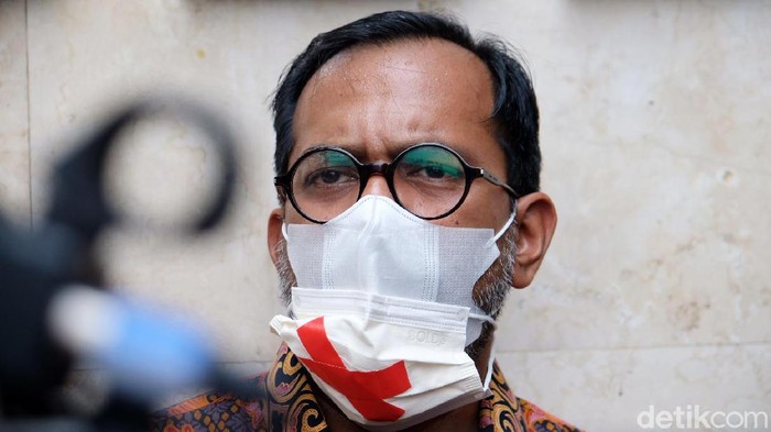 Haris Azhar dan Fatia Maulidiyanti sedianya menjalani mediasi dengan Menko Marves Luhut Binsar Pandjaitan soal kasus dugaan pencemaran nama baik. Tetapi, mediasi batal digelar hari ini.
