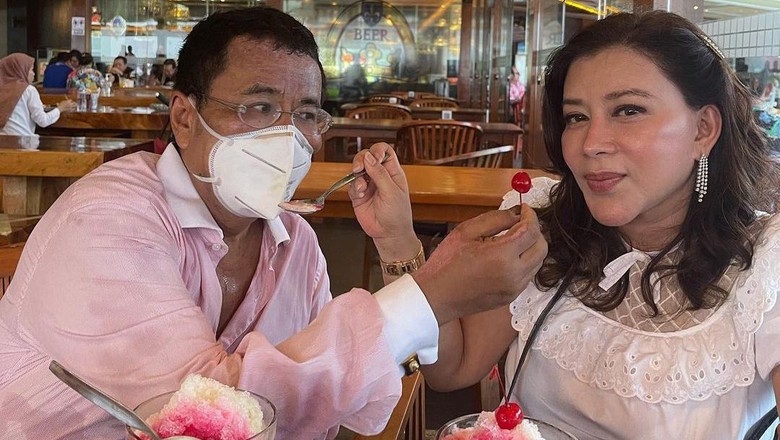 Hotman Paris Ultah ke-62, Bertabur Hadiah Mewah dan Makanan Enak Hotman Paris Ultah ke-62, Bertabur Hadiah Mewah dan Makanan Enak