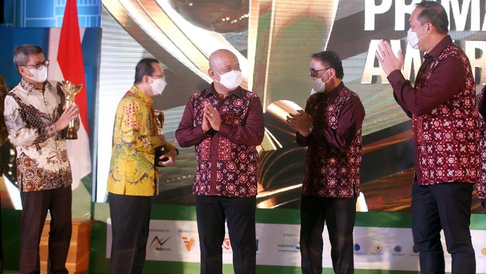Produsen serat rayon berkelanjutan, Asia Pacific Rayon (APR) meraih penghargaan bergengsi Primaniyarta Award 2021 sebagai perusahaan terbaik dalam mempelopori produk baru berorientasi ekspor.
