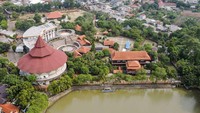 Kawasan perkampungan Setu Babakan terpilih menjadi salah satu dari 50 desa wisata terbaik di Indonesia oleh Kementerian Pariwisata dan Ekonomi Kreatif dalam dalam ajang Anugerah Desa Wisata Indonesia (ADWI) 2021. Foto: Kemenparekraf