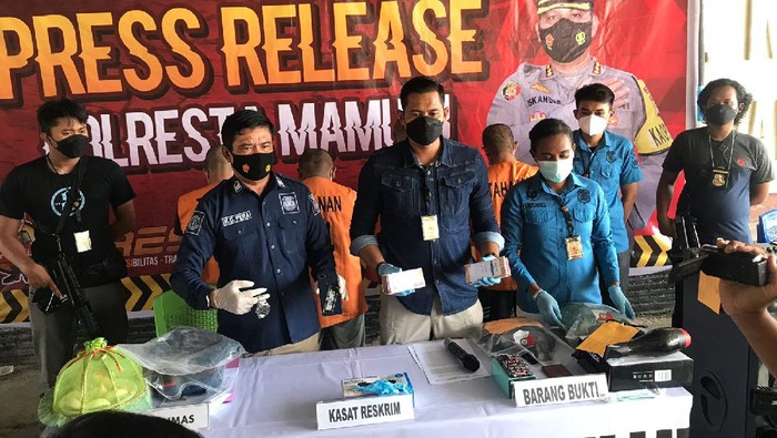 Konferensi pers kasus pencurian di Mamuju (Abdy-detikcom)