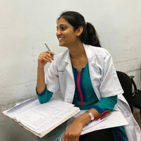 Lavanya Sivaji adalah Miss World Malaysia berprofesi sebagai seorang dokter. Dilansir situs Hype, ia baru saja mendapat gelar kedokterannya tahun lalu setelah enam tahun kuliah di Universiti Pertahanan Nasional Malaysia. Dikatakan jika ia juga sudah magang di Hospital Angkatan Tentera Tuanku Mizan Zainal Abidin.Foto: Instagram @lavanyasivaji