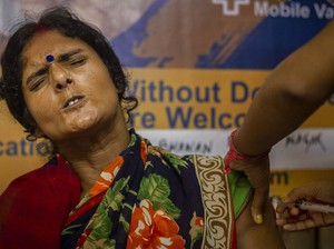 Semarak Perayaan Vaksinasi 1 Miliar Dosis Vaksin Corona di India