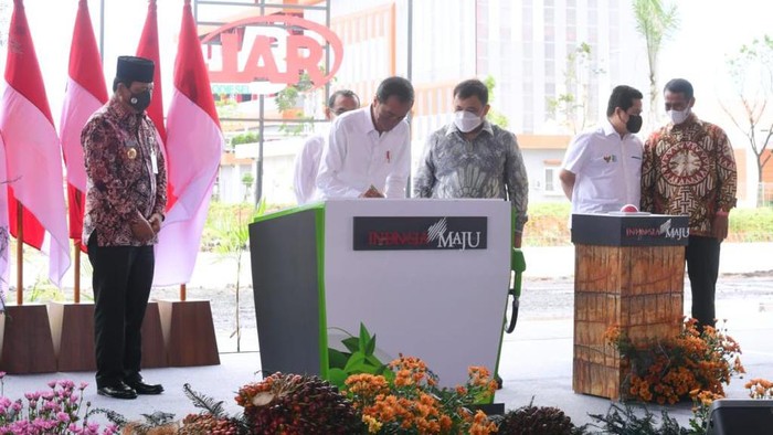 Pabrik biodiesel milik pengusaha asal Kalimantan Selatan Haji Isam baru saja diresmikan Presiden Joko Widodo (Jokowi).
