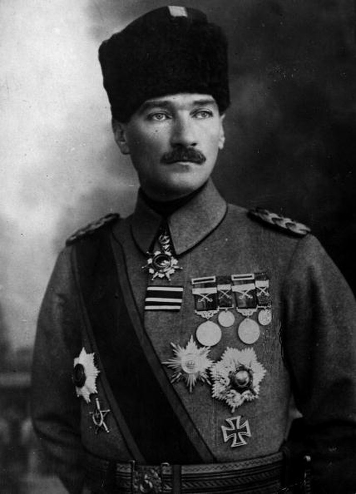 Mustafa Kemal Ataturk Wacana tokoh sekuler Turki, Mustafa Kemal Ataturk, yang akan dijadikan nama jalan di Jakarta menuai pro-kontra.