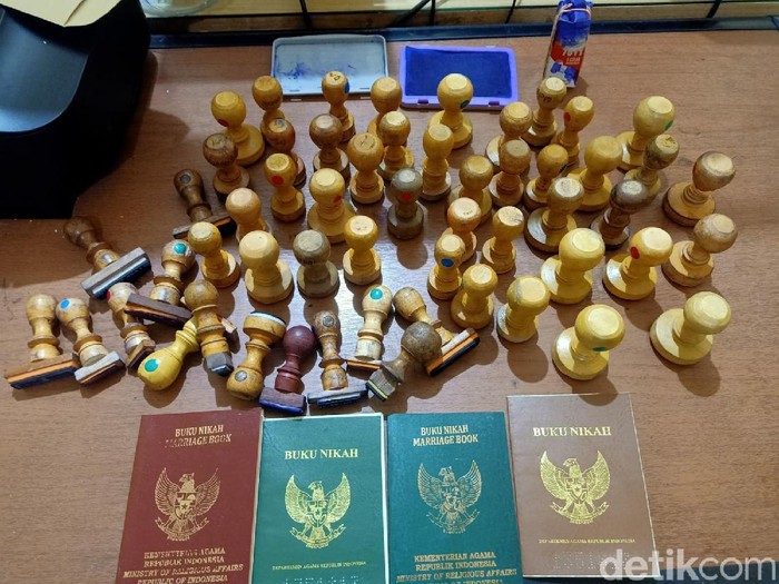 pemalsuan buku nikah