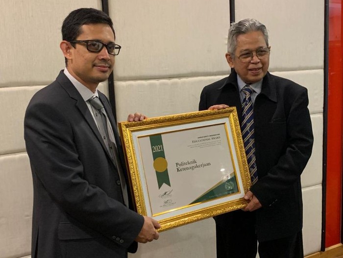 Polteknaker Raih Penghargaan Internasional