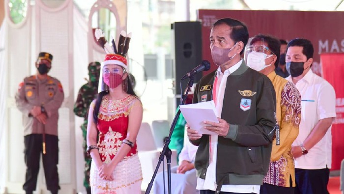 Presiden Jokowi Tinjau Vaksinasi di Kalsel