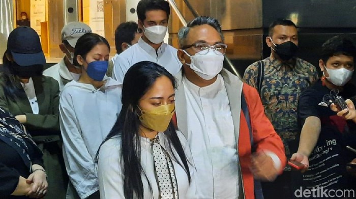 Rachel Vennya di Polda Metro Jaya (Yogi Ernes/detikcom)