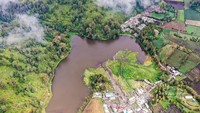Ke Pulau Jawa, yuk ke Desa Wisata Ranu Pani yang berada di Kecamatan Senduro, Kabupaten Lumajang, Jawa Timur. Ranu Pani masuk dalam kawasan Taman Nasional Bromo Tengger Semeru (BTS) hingga membuat desa ini memiliki pemandangan alam yang sangat indah. Foto: Kemenparekraf