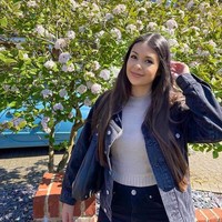 Stefan William sendiri sudah mengakui bahwa wanita yang ada bersamanya di dalam video singkat itu saat ini memang tengah dekat dengan Stefan. Usut punya usut diduga sosok wanita tersebut adalah Ria Andrews. Foto: Instagram/@ria.travelwithmeri