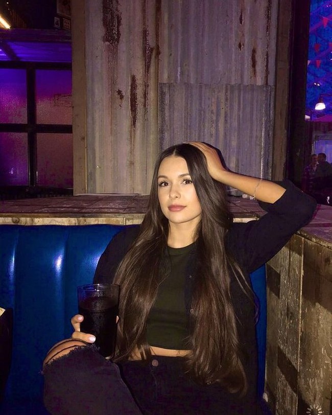 Ria Andrews sendiri merupakan seorang travel blogger dan juga YouTuber yang tinggal di Bali. Saat ini dirinya sudah berhasil mengumpulkan lebih dari 31,8 ribu pengikut di akun Instagramnya. Foto: Instagram/@ria.travelwithmeri