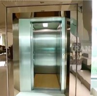 Bukan rumah mewah namanya jika tak ada lift. Datuk Seri memiliki sebuah lift yang memudahkan akses dari lantai ke lantai. (Foto: YouTube/Trans7 Official)