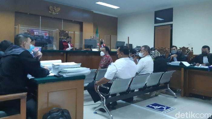 Sidang korupsi KONI Tangsel.