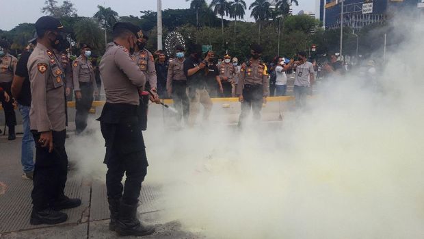 Suasana demonstrasi 2 tahun Jokowi-Ma'ruf di Jakpus (Rakha-detikcom)