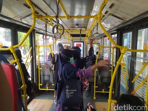 Angkutan Kota DKI Boleh Angkut 100%, Warga Diminta Tetap Taat Prokes