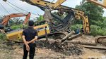 Sudah 5 Hari Crane Amblas di Pekanbaru Belum Dievakuasi