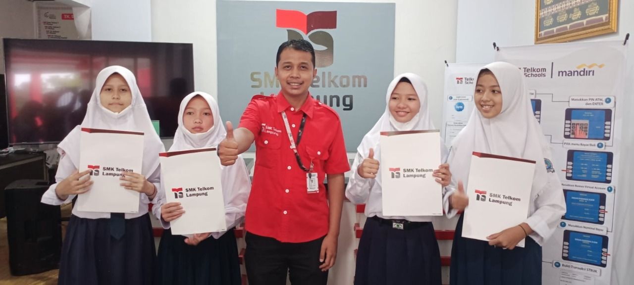 Telkom melalui platform pembelajaran berbasis digital besutan andalannya, Pijar Sekolah, berupaya terus mencetak siswa unggulan meski saat ini dilanda pandemi COVID-19.