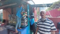 Salah satu pedagang Supardi (57) mengatakan dari 192 kios di Teras Cihampelas hanya tinggal 12 kios yang berjualan. Para pedagang yang masih bertahan adalah di sektor kuliner.