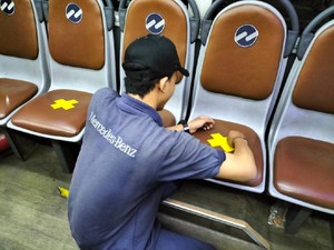 TransJakarta Angkut Penumpang 100%, Tambah Armada-Stiker Jaga Jarak Dicopot