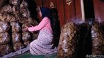 Usaha Kerupuk di Grobogan Ini Bertahan 93 Tahun Lho