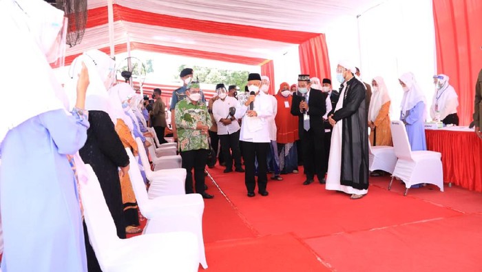 Wapres Tinjau Vaksinasi COVID-19  Massal Se-Kabupaten Situbondo