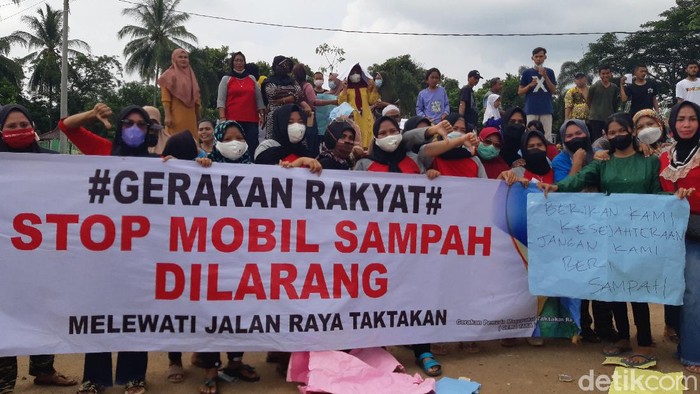 Warga Serang protes bau sampah