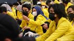Mahasiswa Yellow Jacket Piknik Tolak Statuta UI