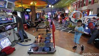 Selain pelonggaran untuk anak-anak, tempat hiburan yang semula tutup kini boleh beroperasi setelah PPKM level 2 di Solo ditetapkan.