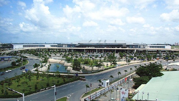 Bandara Internasional Tan Son Nhat, Vietnam. (Wikipedia).