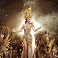 Inilah penampilan Bella Aprilia Sant memakai kostum nasional Dewi Sri, dewi kesuburan dan pertanian yang dipercaya masyarakat Bali. Foto: dok. Instagram @fdphotography