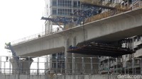 Pengamat BUMN Universitas Indonesia Toto Pranoto mengatakan keputusan pemerintah menggunakan APBN dalam pendanaan proyek ini bertujuan untuk memastikan penyelesaian kereta cepat Jakarta-Bandung tepat waktu. Progres pembangunan mega proyek ini pun diketahui telah mencapai 79%.