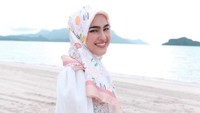 Elfira Loy merupakan artis asal Malaysia yang juga punya pengikut jutaan di Instagram. Foto: dok instagram Elfira Loy