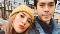 Setelah putus dari Rangga Azof, Fita Anggriani membuka lagi hatinya untuk Jamie Iqbal yang merupakan mantan kekasihnya saat SMA. Foto: Instagram Fita Anggraini