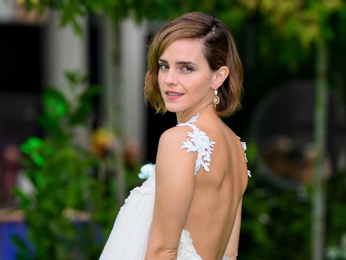 Gaya Emma Watson Setelah 2 Tahun Absen di Karpet Merah LONDON, ENGLAND - OCTOBER 17: Emma Watson attends the Earthshot Prize 2021 at Alexandra Palace on October 17, 2021 in London, England. (Photo by Joe Maher/Getty Images)